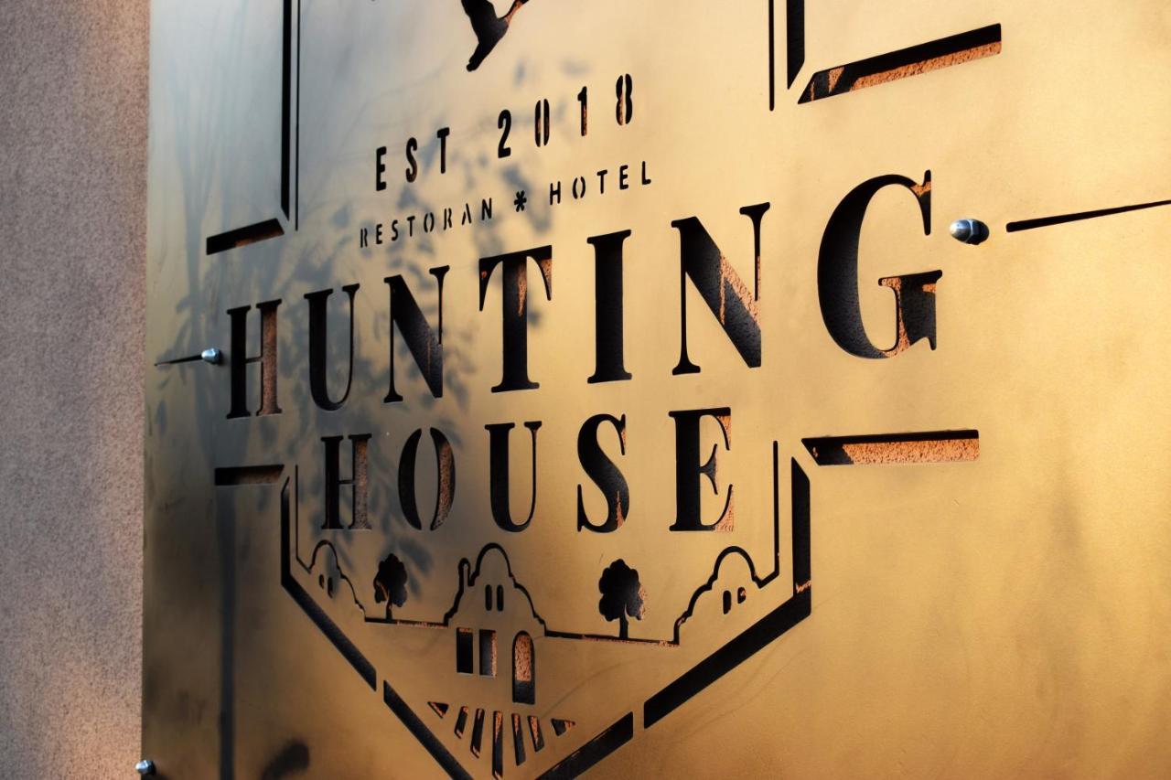 Готель Hunting House Turija Екстер'єр фото