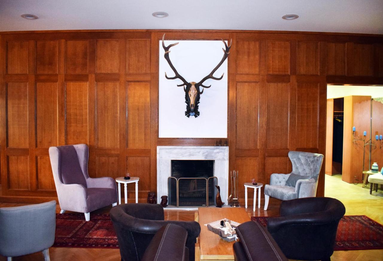 Готель Hunting House Turija Екстер'єр фото